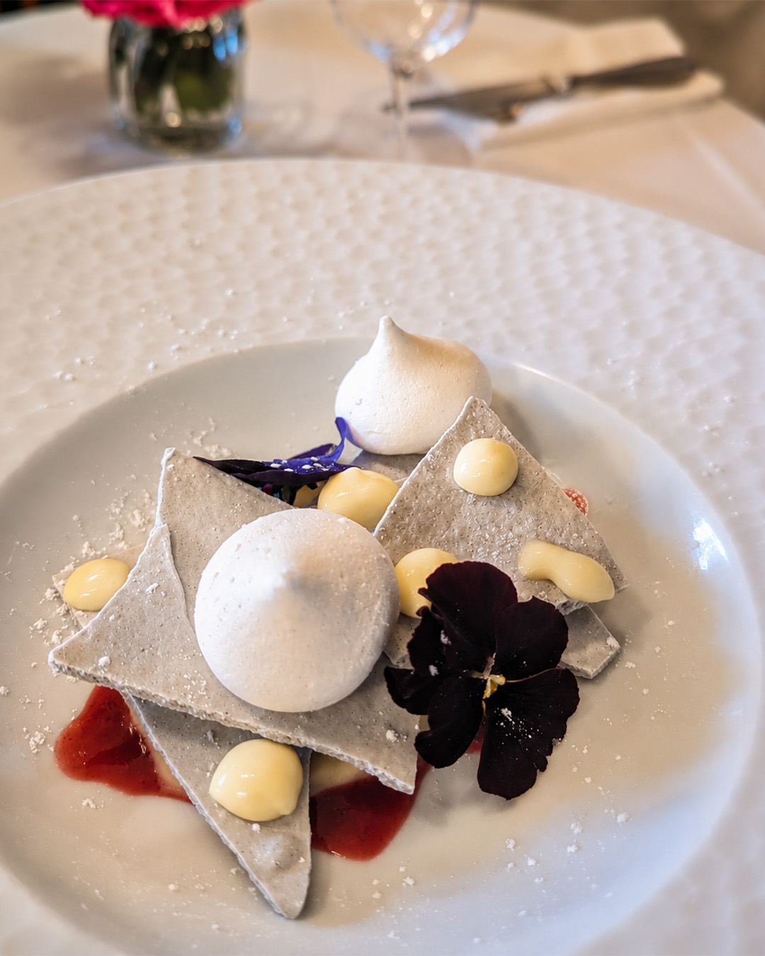 Dessert meringué aux fruits rouges